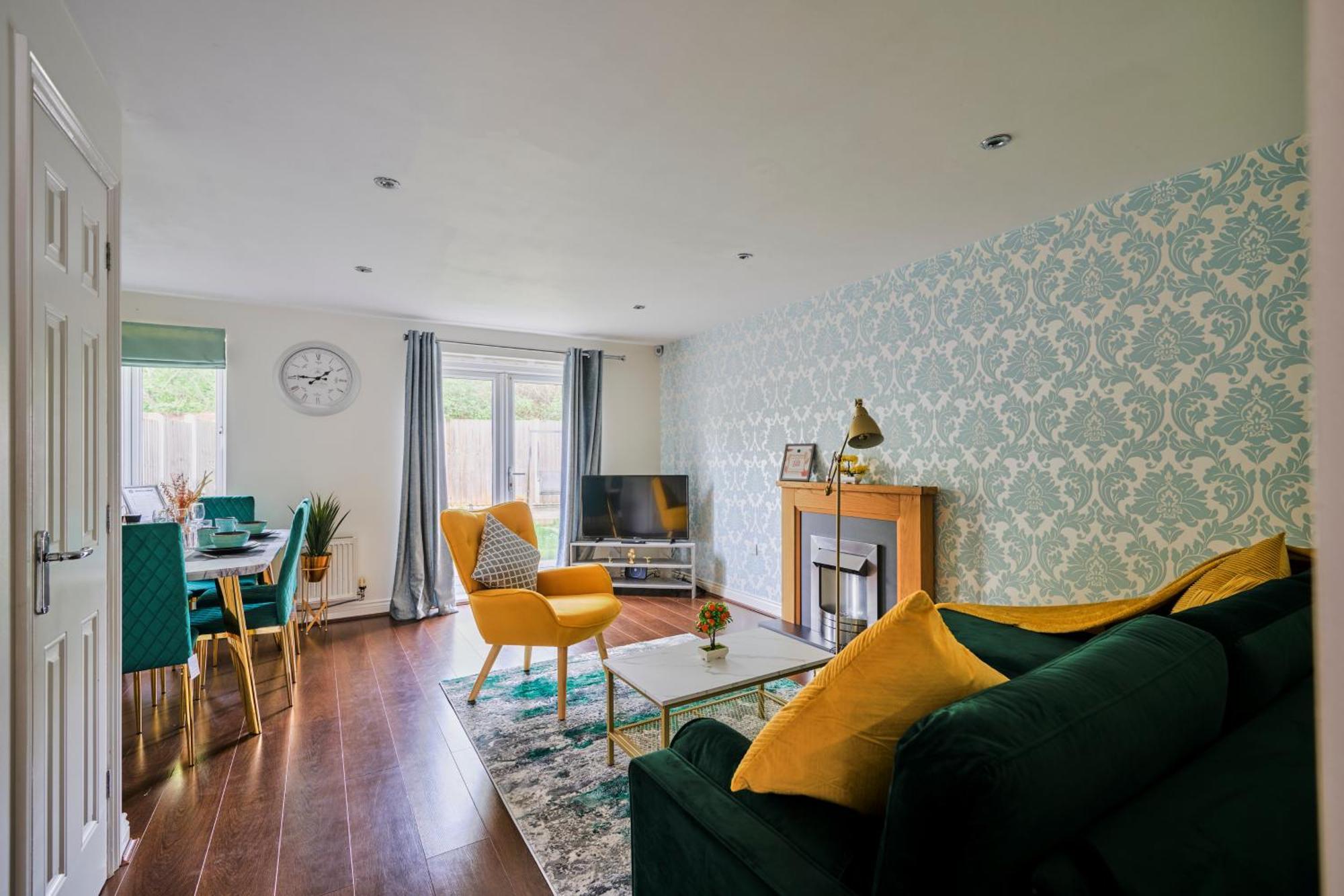 Apartment Cherish Spacious & Amazing 3 Bed House In Hayes & Heathrow *
