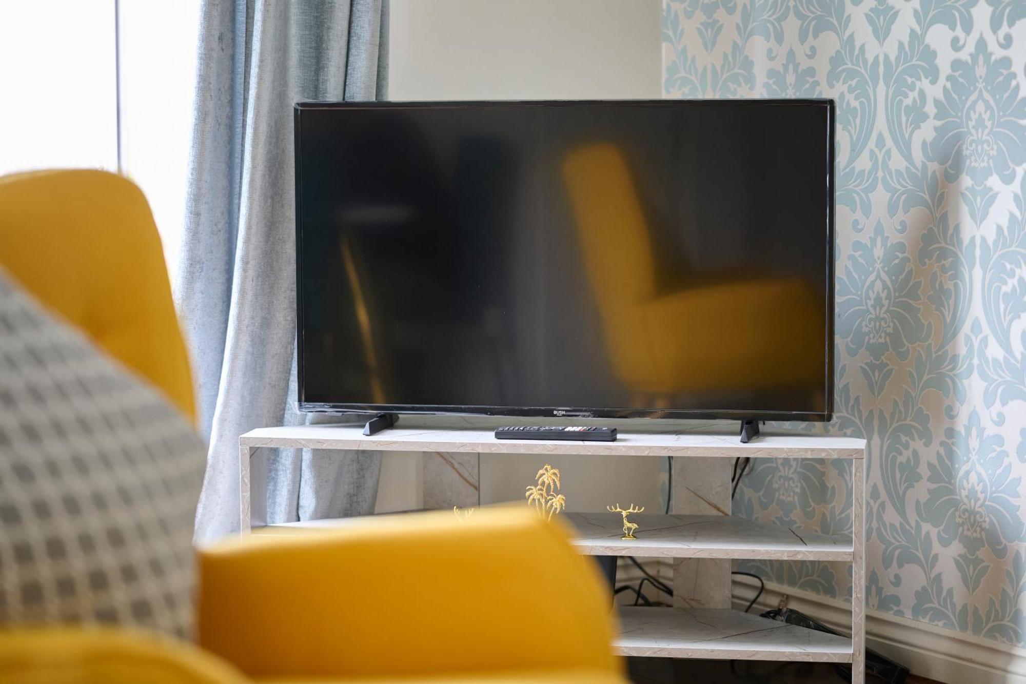 Cherish Spacious & Amazing 3 Bed House In Hayes & Heathrow Apartment West Drayton (Middlesex)